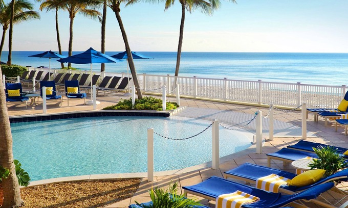 East Fort Lauderdale Resort | OCEAN FRONT Suite At A Beautiful Resort Right On The Sand!!