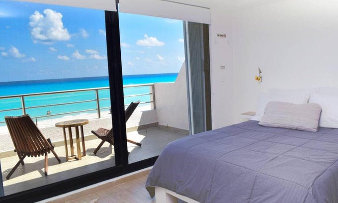 Zona Hotelera Apartment | Ocean front Villa Marlin, best location in hotel zone #109