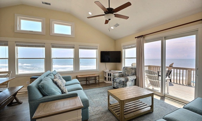 Buxton Cottage | Ocean Point- Incredible Ocean Views- Step onto the Beach! Community pool