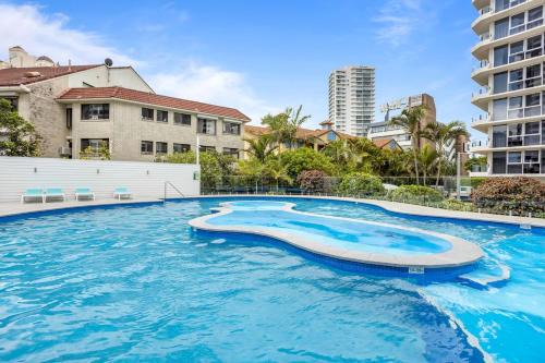 Broadbeach Apartment | Ocean's 14th - Beachfront Resort-style Living