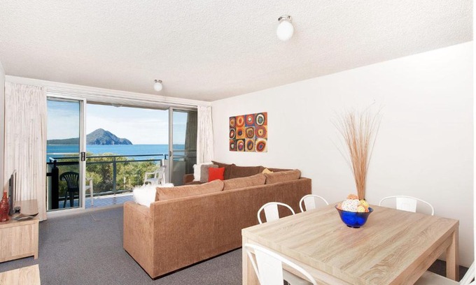 Nelson Bay Apartment | Ocean Shores Unit 10 27 Weatherly Close