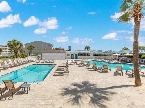 Tybee Island House | Ocean Song 334 by Tybee Vacation Rentals