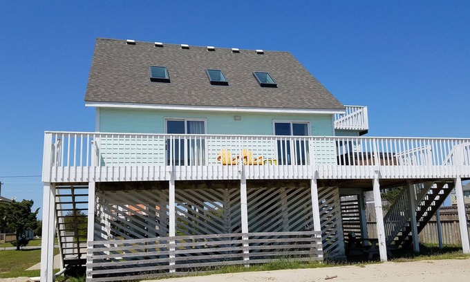 Rodanthe House | Ocean & Sound Views - Dog Friendly - 3BR/2Bath-3 min walk to beach.