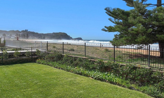 Avoca Beach Apartment | Ocean Sunrise - Magical