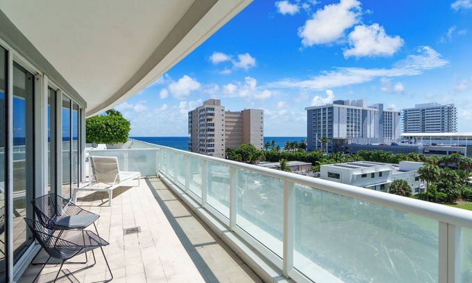 Barrier Island House | Ocean View 2BR | Luxury Balcony + Resort Amenities