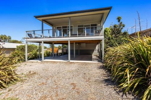 Rhyll House | Ocean View Escape w 3BR & 2BA