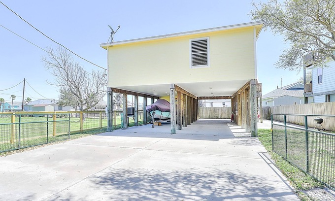Rockport House | Ocean-view home with fast WiFi, central AC, and private washer/dryer