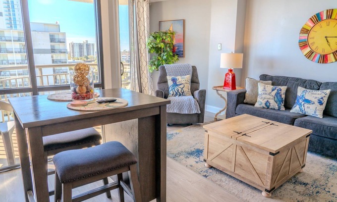 Myrtle Beach Ski Chalet | Ocean View King Suite! Sleeps 4 Meridian Plaza 705