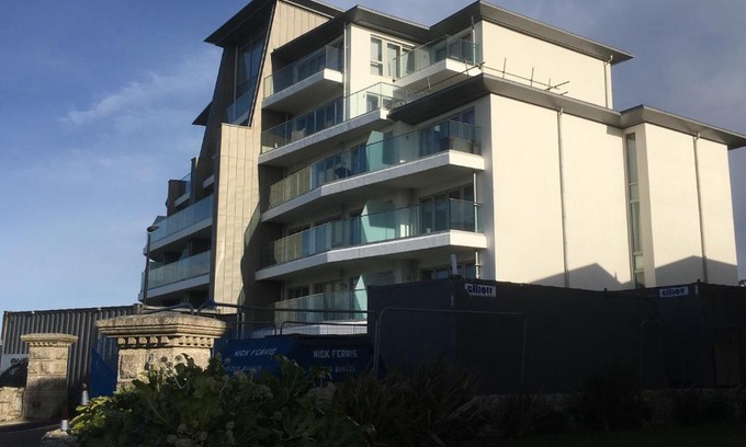 Lusty Glaze Apartment | OCEAN VIEW. LUSTYGLAZE
