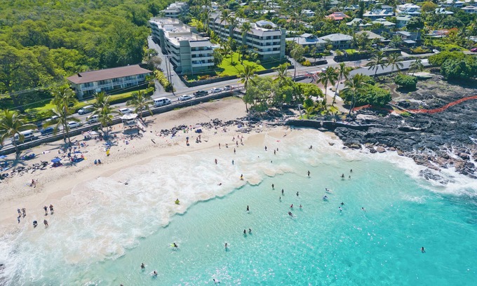 Kahaluu Bay Apartment | Ocean View Magic Sands Beach Condo in Kailua Kona Hawaii