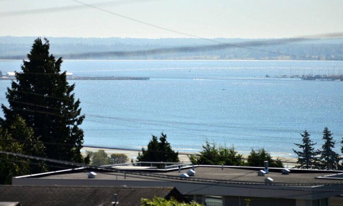 White Rock House | OCEAN VIEW! Spacious 5 Bed Home in White Rock