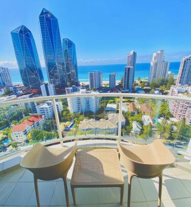 Surfers Paradise Hotel | Ocean View Studio Apartment Surfers Paradise - Free Parking