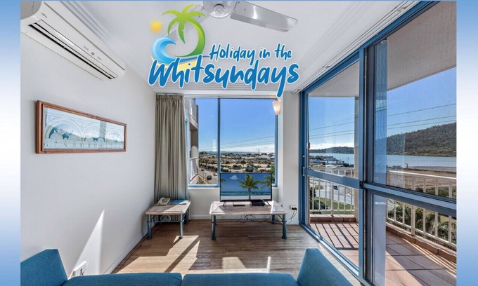 Airlie Beach Apartment | Ocean view studio unit
