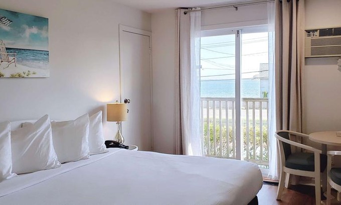 Hampton Bays Hotel | Ocean View Terrace Hampton Bays