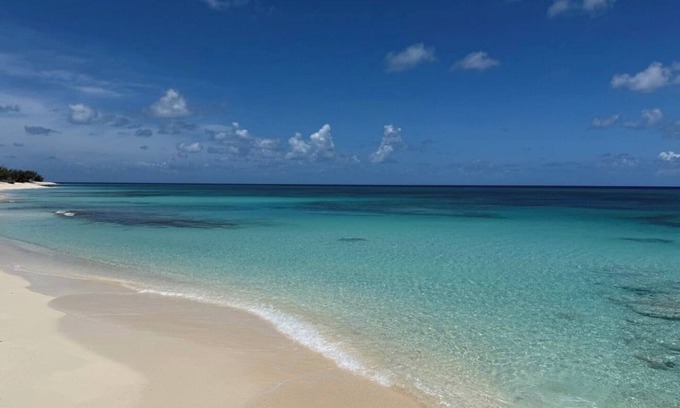 Cockburn Town Apartment | Ocean View W/Golf Cart-Balcony Studio-Grand Turk