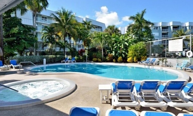 Key West Condo | Ocean views and beach breezes at La Brisa's #303 West