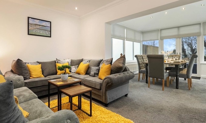 Saundersfoot Apartment | Ocean Waves - Ground Floor Apartment, Pet Friendly, Enclosed Garden
