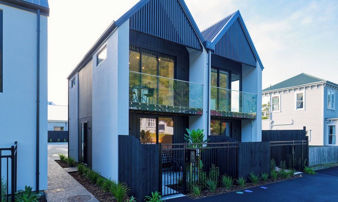 Kaikoura House | Ocean Whisper Retreat - Kaikoura Holiday Home