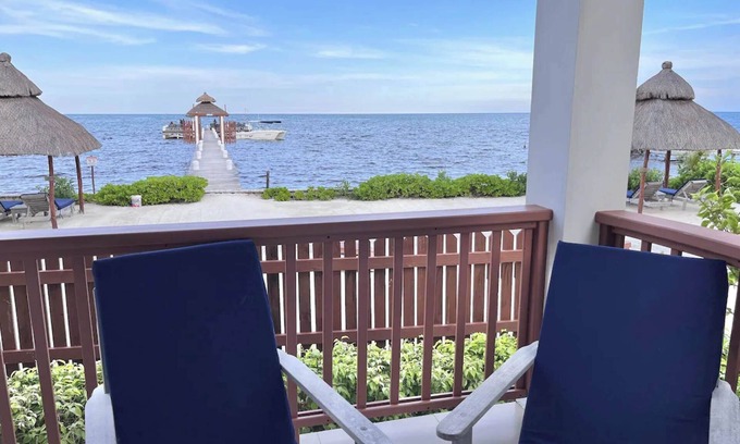 Caye Caulker House | Oceanfront 2 bed/2 bath Velento#4, private dock/beach/pool/free paddle boards