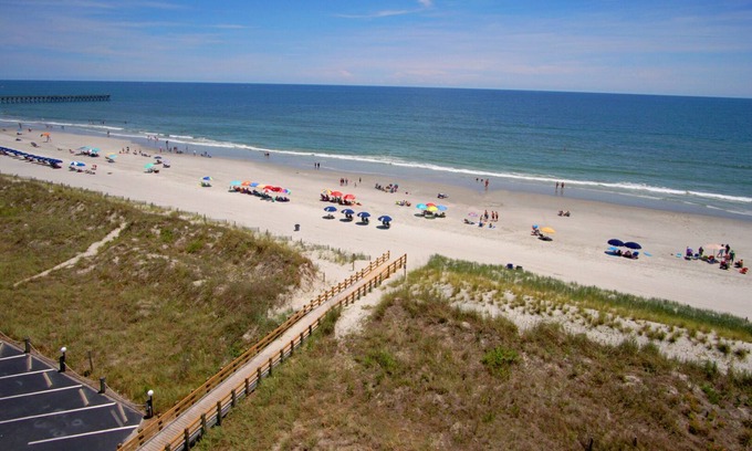 North Myrtle Beach Condo | Oceanfront 2 bedroom condo w/beautiful views, workout room, pool, easy beach access
