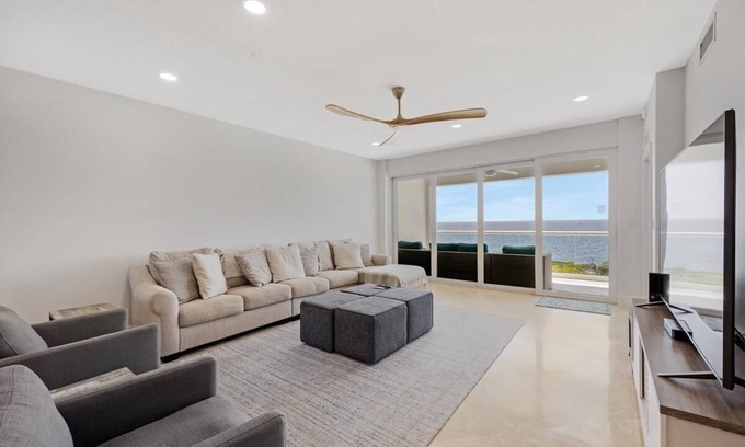 Rock Harbor Condo | Oceanfront 2BR/2.5BA Mariner's Club Villa 324 with Oasis Pool, Marina, Game Room & More