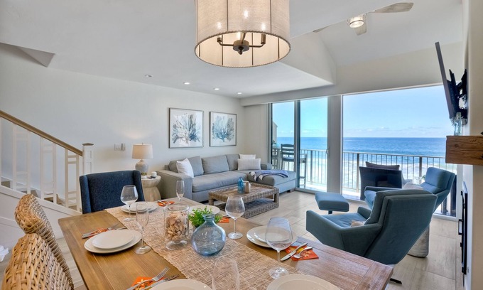 Carlsbad Village Condo | Oceanfront 3 BDR in Carlsbad: Steps to Sand, Walk to Dining/Shopping in Village!