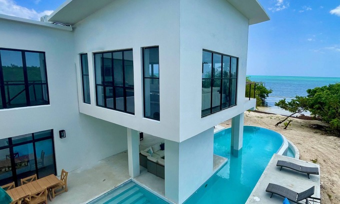 Boca Ciega Villa | Oceanfront 5 bedroom Hibiscus House Private Villa Beach BEST Pool on the Island