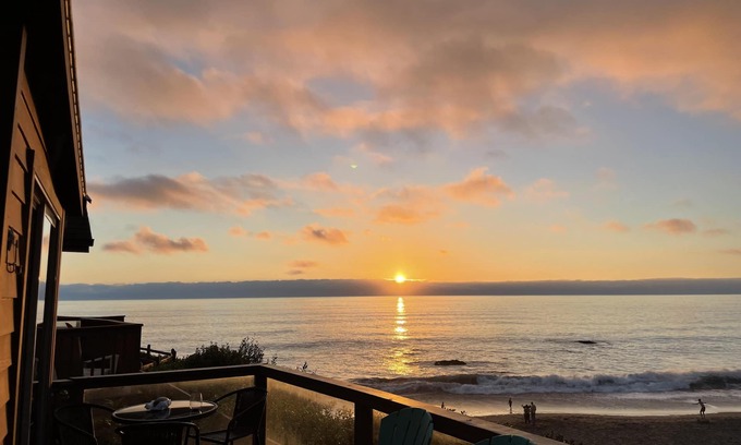 Smith River Apartment | Oceanfront Cabin 4 With Jacuzzi Stunning Views