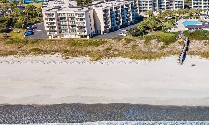 Litchfield by the Sea Condo | Oceanfront condo on the 5th floor with many amenities located within gated Pawleys Island community.