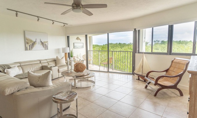 Key Largo Condo | OCEANFRONT CONDO w/Lake, 2Kayaks, 2Paddleboards, 2Bikes, Tennis, Boat Ramp