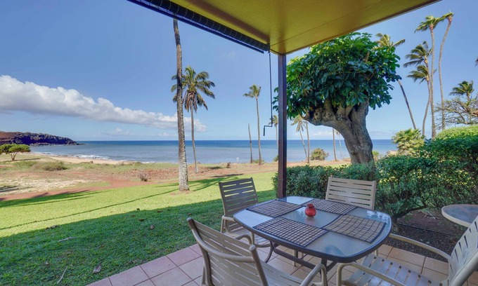 Maunaloa Condo | Oceanfront Condo w/Pool Access on Molokai!