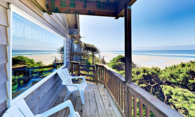 South Beach House | Oceanfront Cottage on the Central Oregon Coast - 10 Minutes to Newport