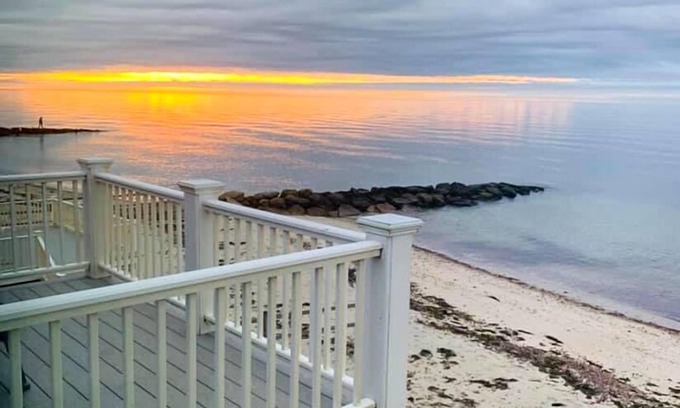 Dennis Port House | Oceanfront duplex sleeping 6-breathtaking views of Nantucket Sound