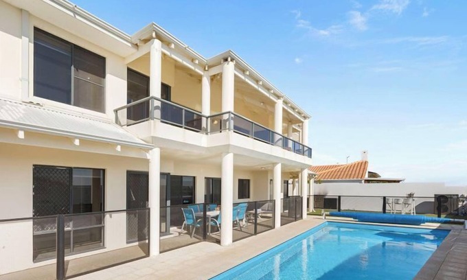 Halls Head House | Oceanfront Escape Private Pool and Beach Access