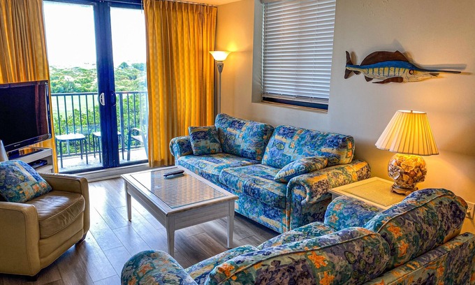Atlantic Beach Condo | Oceanfront, First-Floor Condo with Balcony, Ocean View & Shared Pools/Tennis