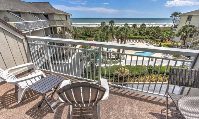 North Forest Beach Apartment | Oceanfront Hilton Head Condo 328 | Pool, Balcony & Family-Friendly