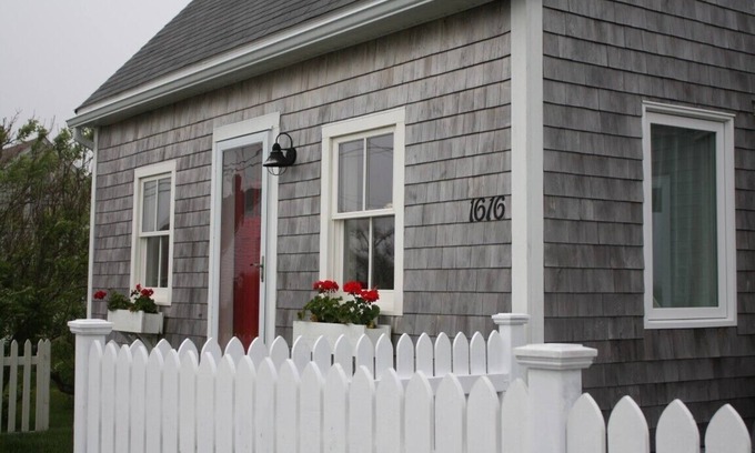 Prospect House | Oceanfront home in historic village, near Halifax & Peggys Cove, great for 2!