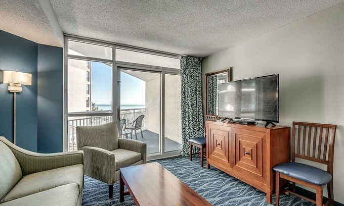 Myrtle Beach Condo | · Oceanfront King Suite - Multiple Pools, Indoor Waterpark and More