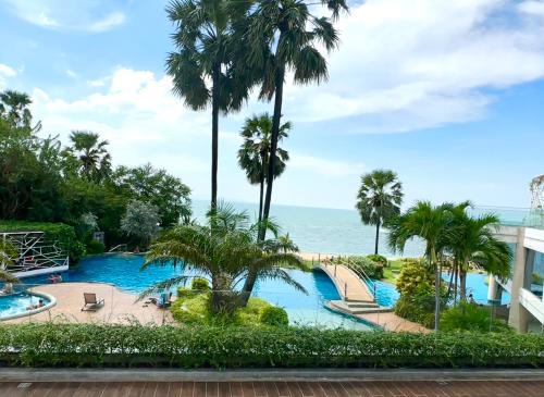 North Pattaya Apartment | Oceanfront Luxury Condo in Pattaya with Private Beach and Inifinity Pool - NOT A HOTEL 30 Day Stay Minimum