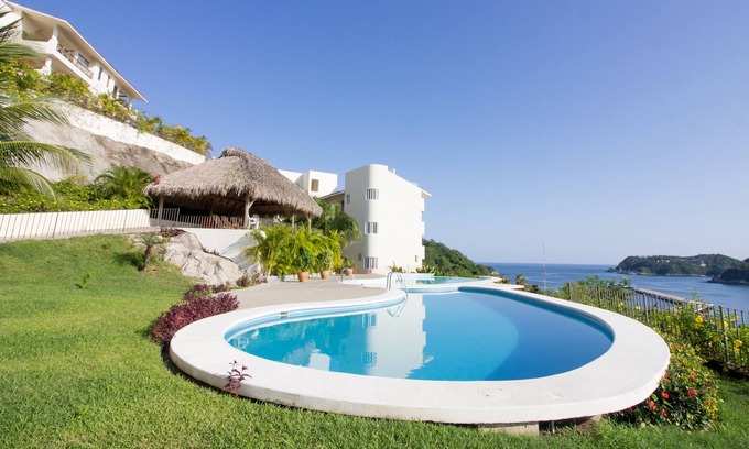 P Chahue Condo | Oceanfront Luxury with Bay & Marina Views