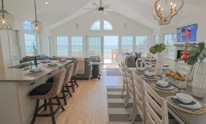 Surf City House | OCEANFRONT OPEN FOR FALL AND HOLIDAY SEASON 5 BEDROOM NEWLY REMODELED