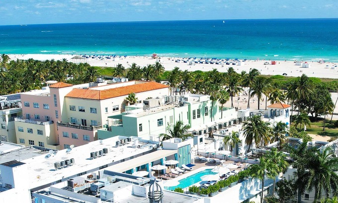 South Beach Condo | Oceanfront perfect for Bachelor/ette and Reunions