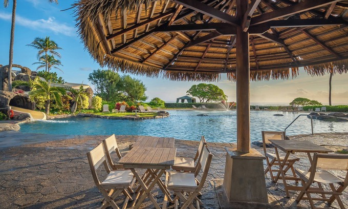 Hanamaulu Resort | Oceanfront Retreat, 2 QUEEN beds, water views, walk-out access to pools/ocean