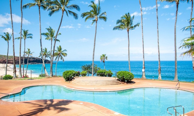 Maunaloa Condo | Oceanfront Studio on Kepuhi Beach w/Ocean Views, Lanai, WiFi & Shared Pool