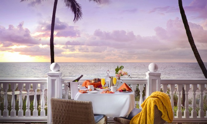East Fort Lauderdale Resort | OCEANFRONT Suite in a Beautiful Resort Located Right On The Sand!