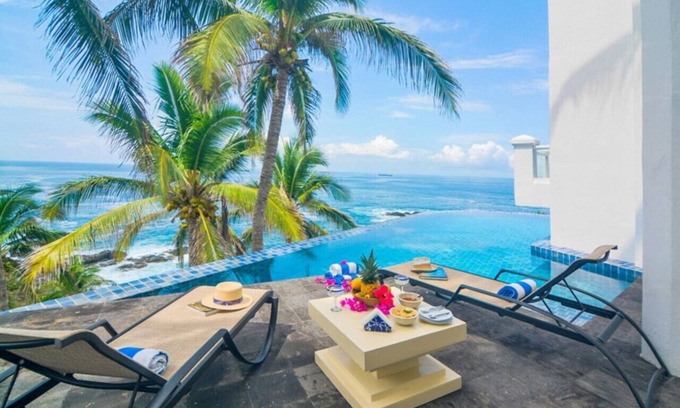 La Punta House | Oceanfront Villa in Exclusive Gated Community