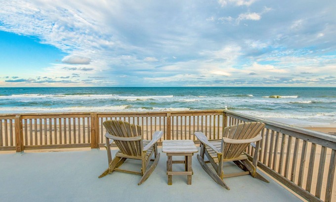 South Nags Head Cottage | Oceanfront w/Hot Tub and Rooftop Deck - Panoramic Views!