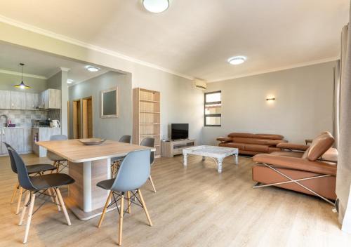 Flic-en-Flac Apartment | Oceanic Escape Beachfront