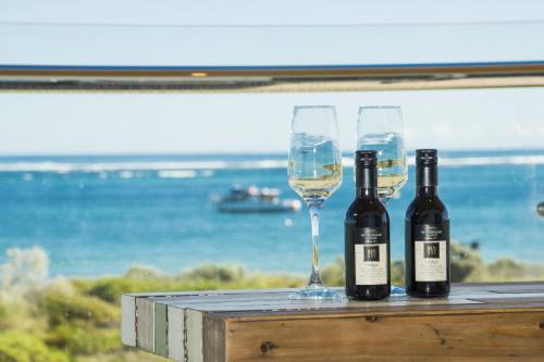 Lancelin House | Oceans View - Luxury Apartment with ocean views