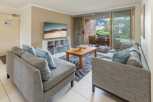 Boomerang Beach Apartment | Oceanside 17 Breezes